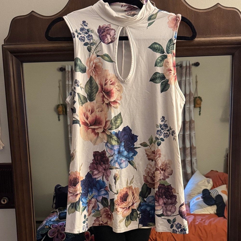 Gage Floral Keyhole Tank Top